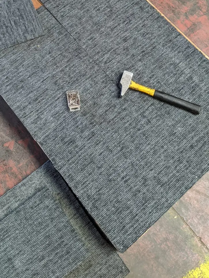 L'outilthèque permet à tout adhérent de créer au sein des ateliers avec la mise à disposition de marteaux, scies, outillage divers...