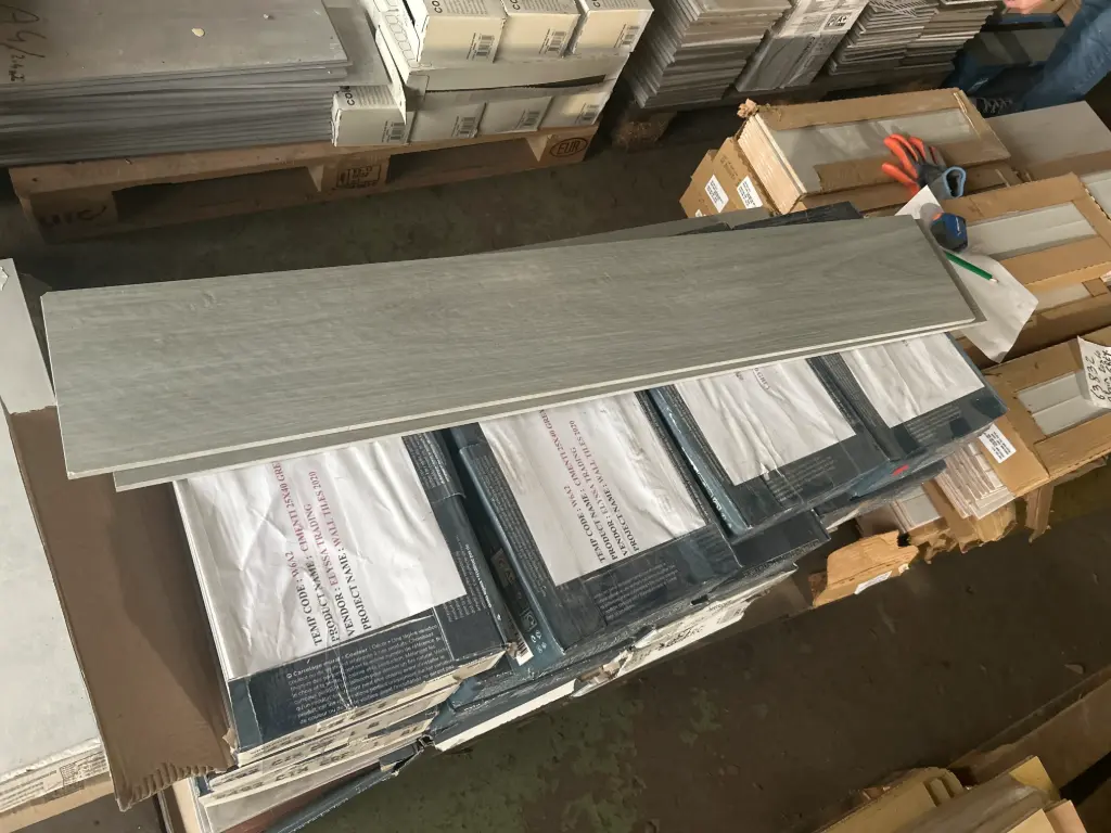 JT04 - Carrelage sol imitation parquet 