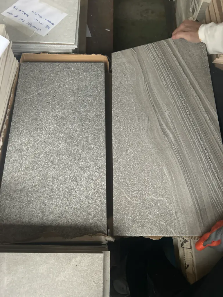 JT16 - Carrelage sol Couleur: Gris foncé - 31x62 cm