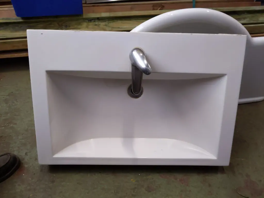 CT14 - Lavabo suspendu 