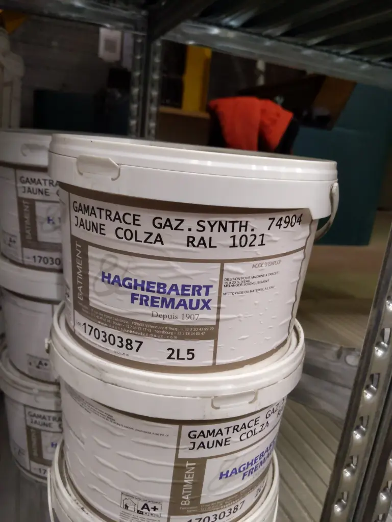 CT48  - Peinture de traçage pour gazon synthétique 2.5L