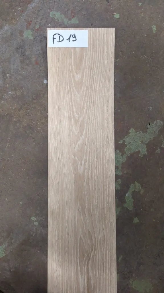 FD19 - Sol vinyle bois clair blanchi 