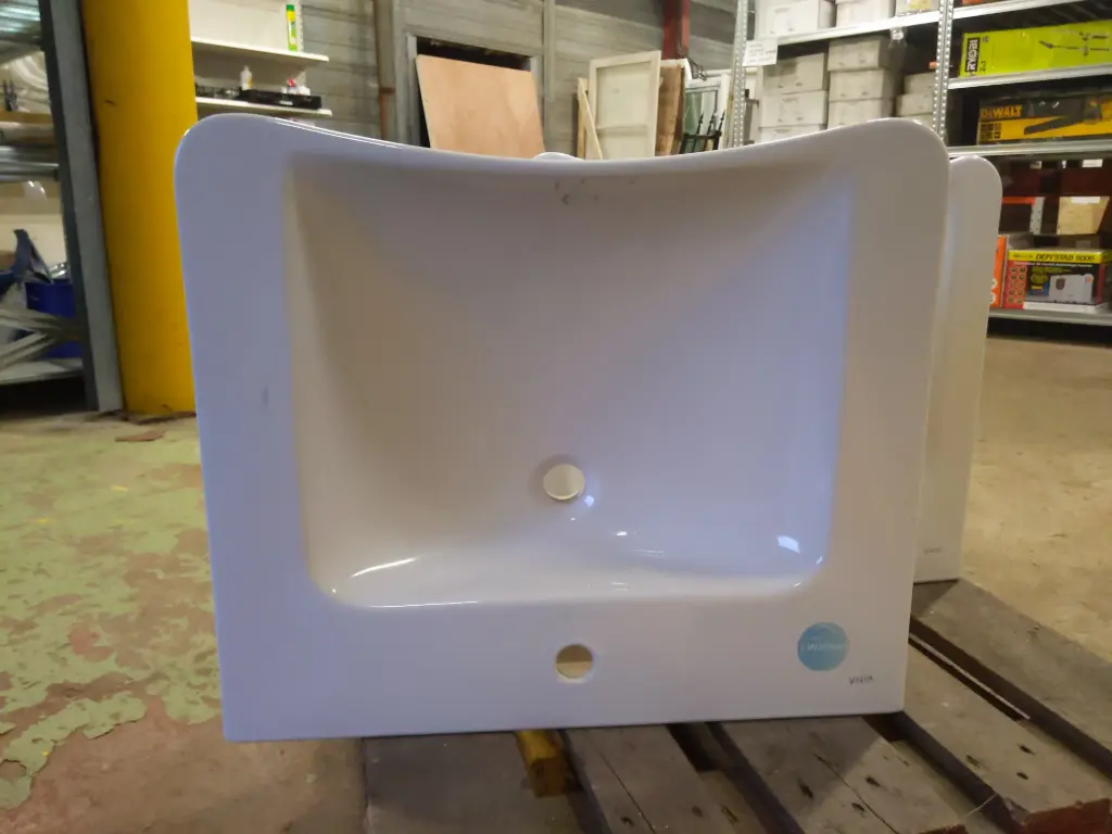 CT121 - Lavabo suspendu 