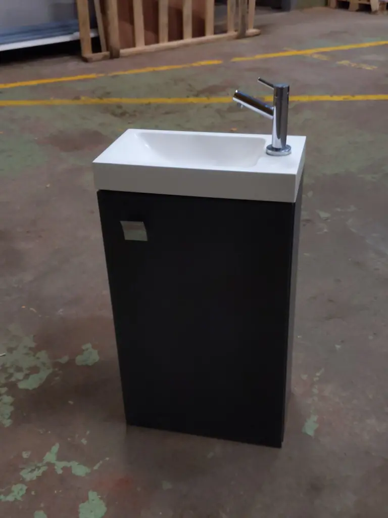 CT124 - Lave main avec meuble et robinet 