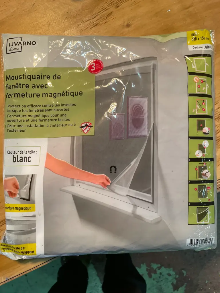 CT138 - Moustiquaire de fenêtre avec fermeture magnétique 