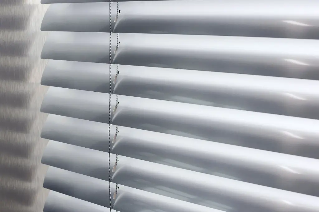 LL1 - Store vénitien colours