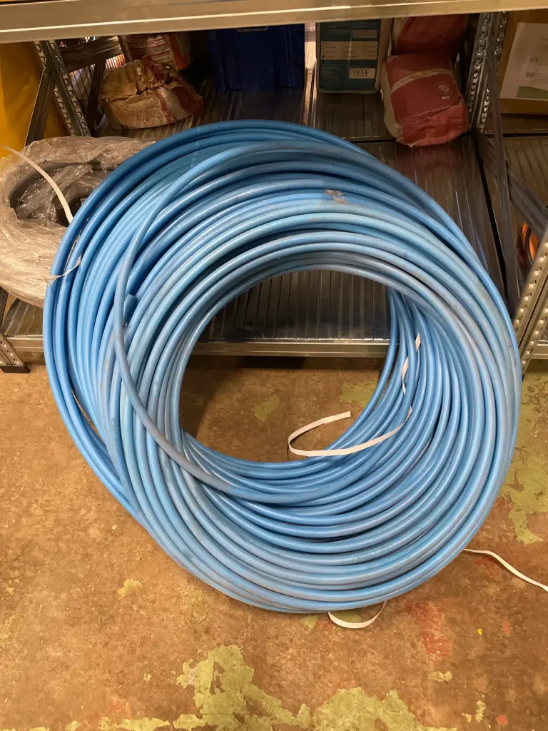 CT170 - Tube PER bleu 16 mm de diamètre 