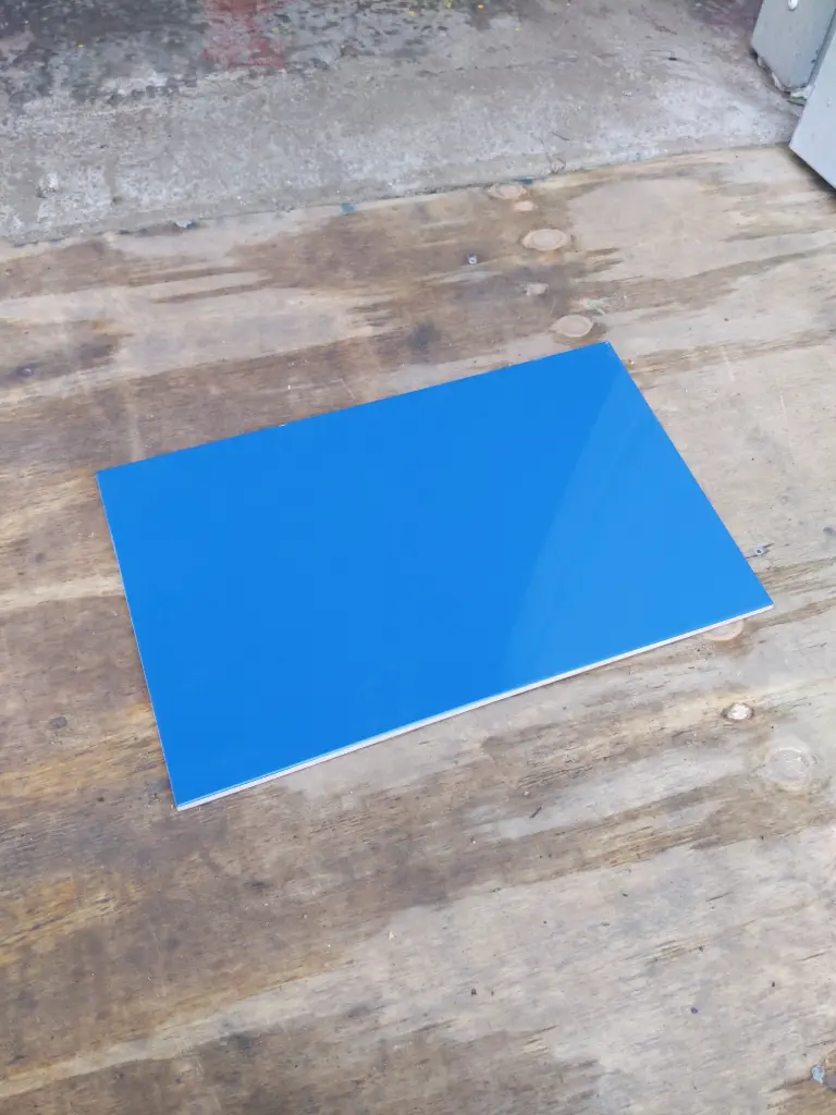 CT146 - Carrelage mural bleu Couleur: Bleu - 40 x 24 cm