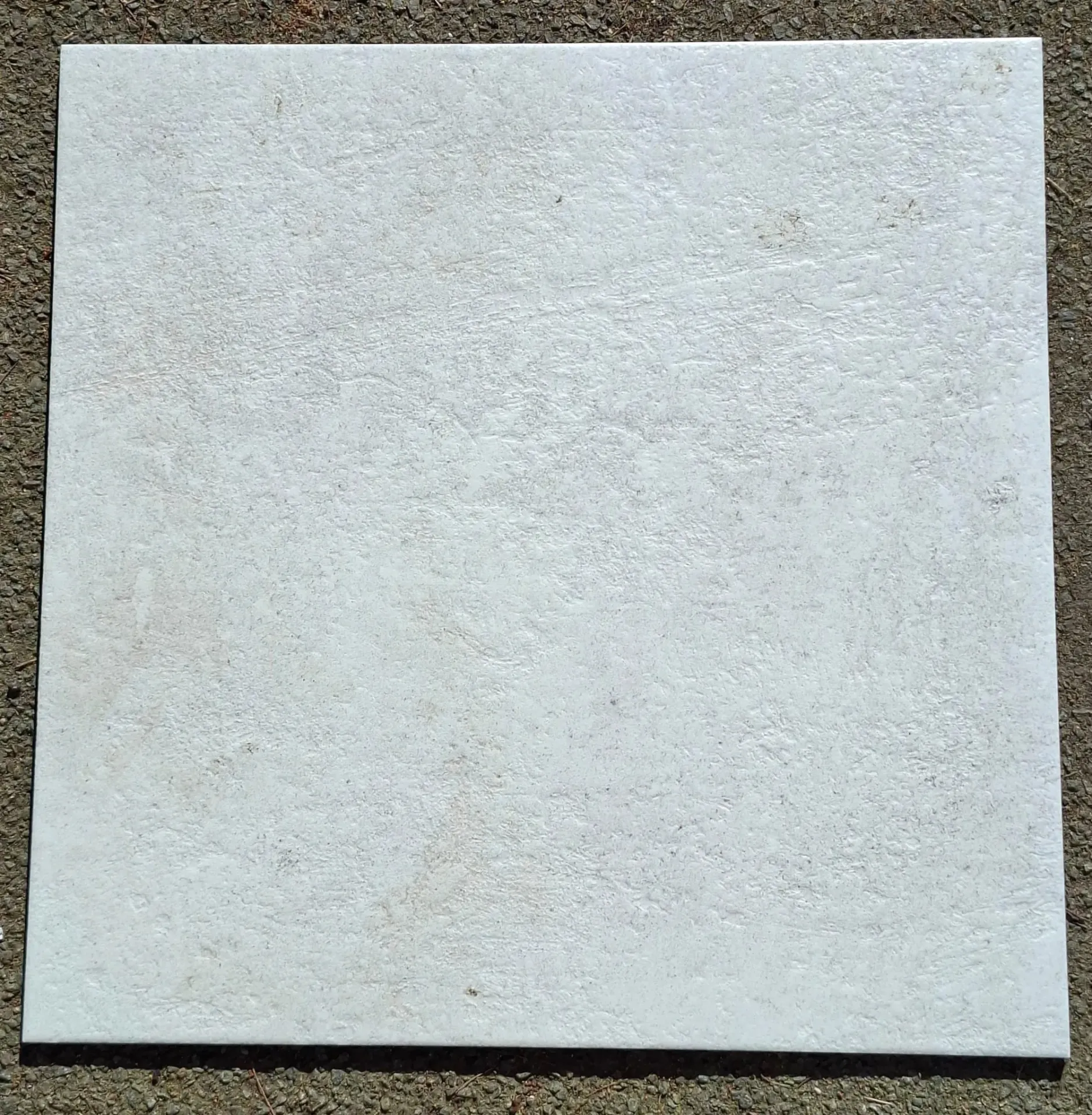 CT180 - Carrelage sol gres cérame  Couleur: Gris clair - 60 x 60  cm - 9.5 mm d’épaisseur