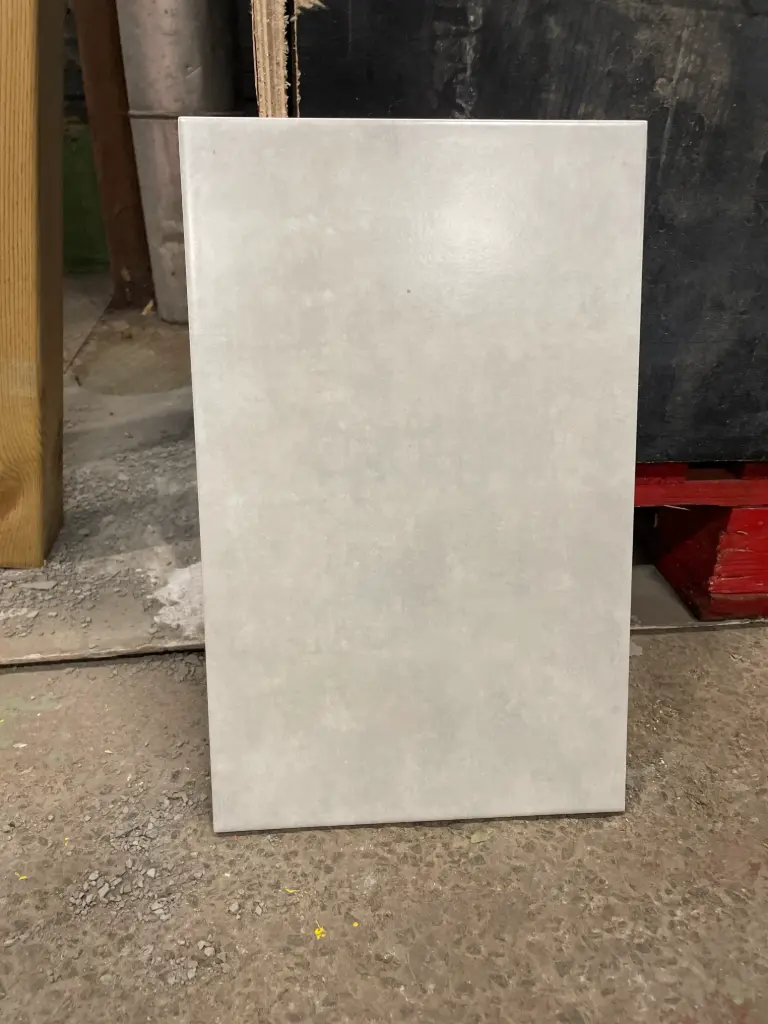 [CT181] CT181 - Carrelage mural gris clair  Couleur: Gris clair - 25 x 40