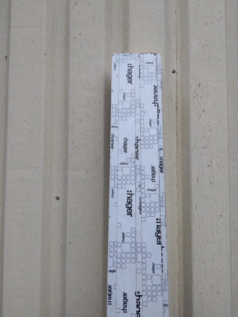 CT202 - Goulotte d'appareillage GBD Hager 