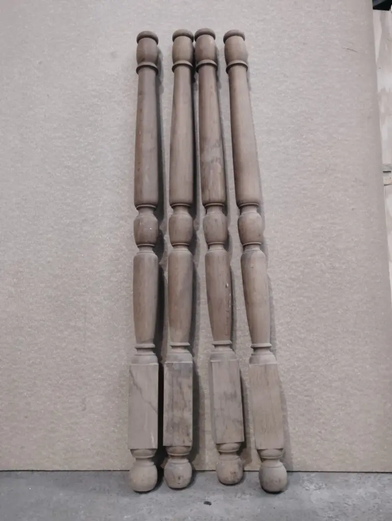 MS01 - Lot de 4 montants lit baldaquin 