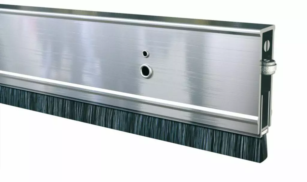 [MS07] MS07 - Plinthe automatique de calfeutrage 