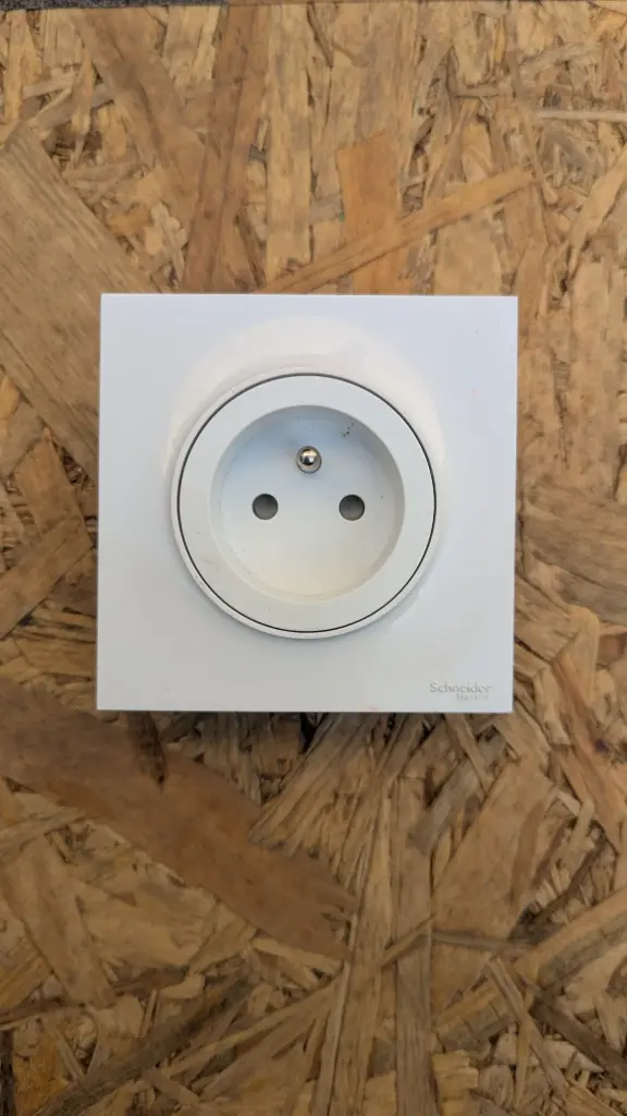 AS210 - Prise Schneider Odace 