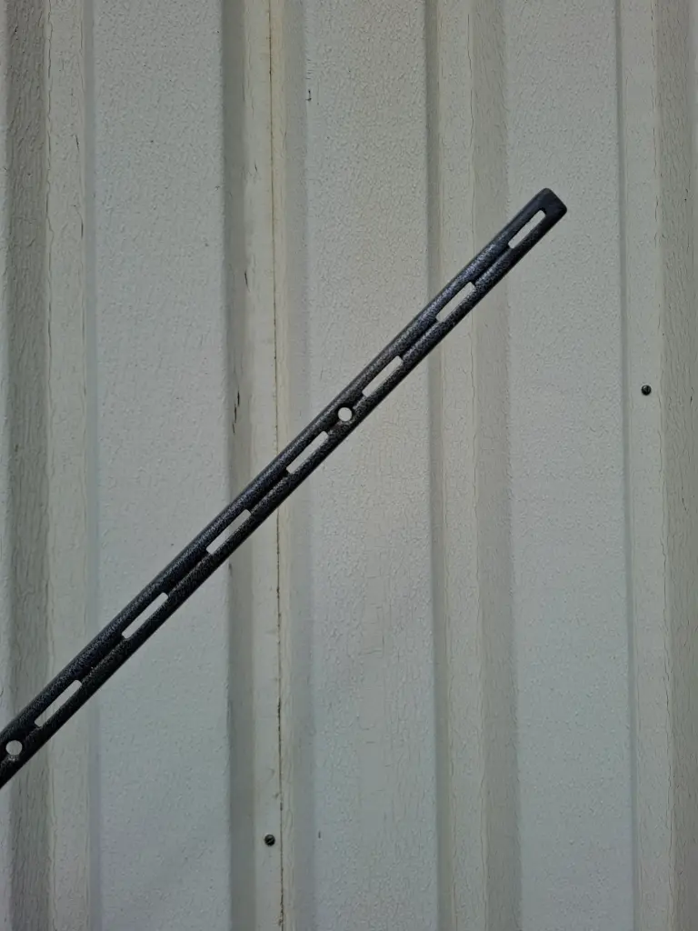 FR16 - Crémaillère pour étagère 