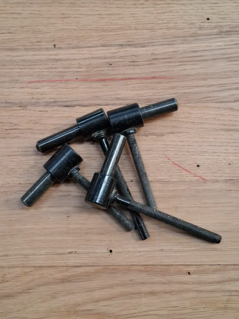 FR36 - Gond pour volet