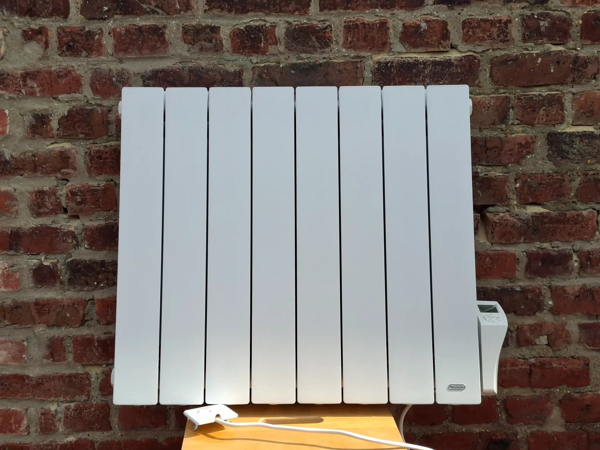 [FR59] FR59 - Delonghi – Radiateur à inertie fluide 1500W