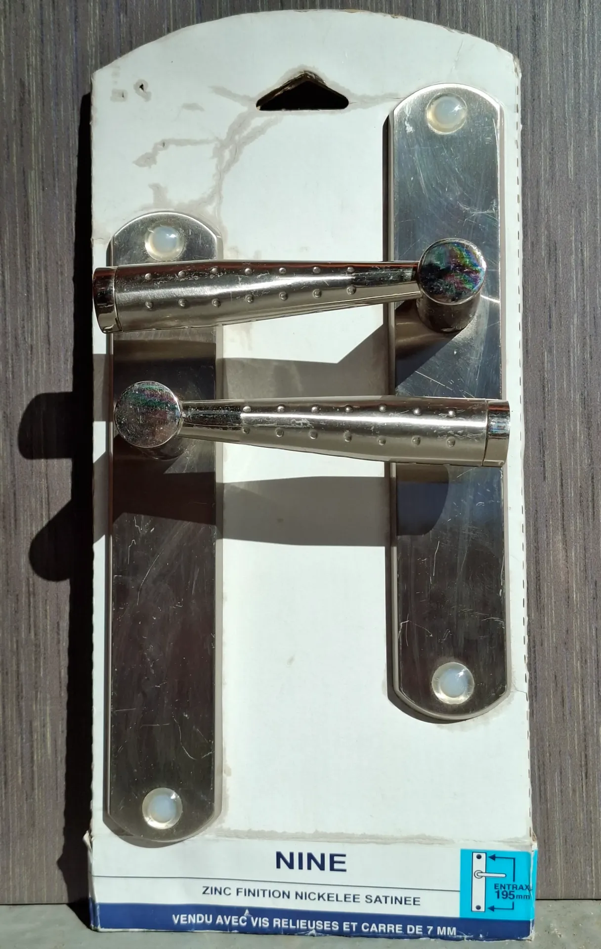 FR92 - Poignées de porte bec de cane Nine