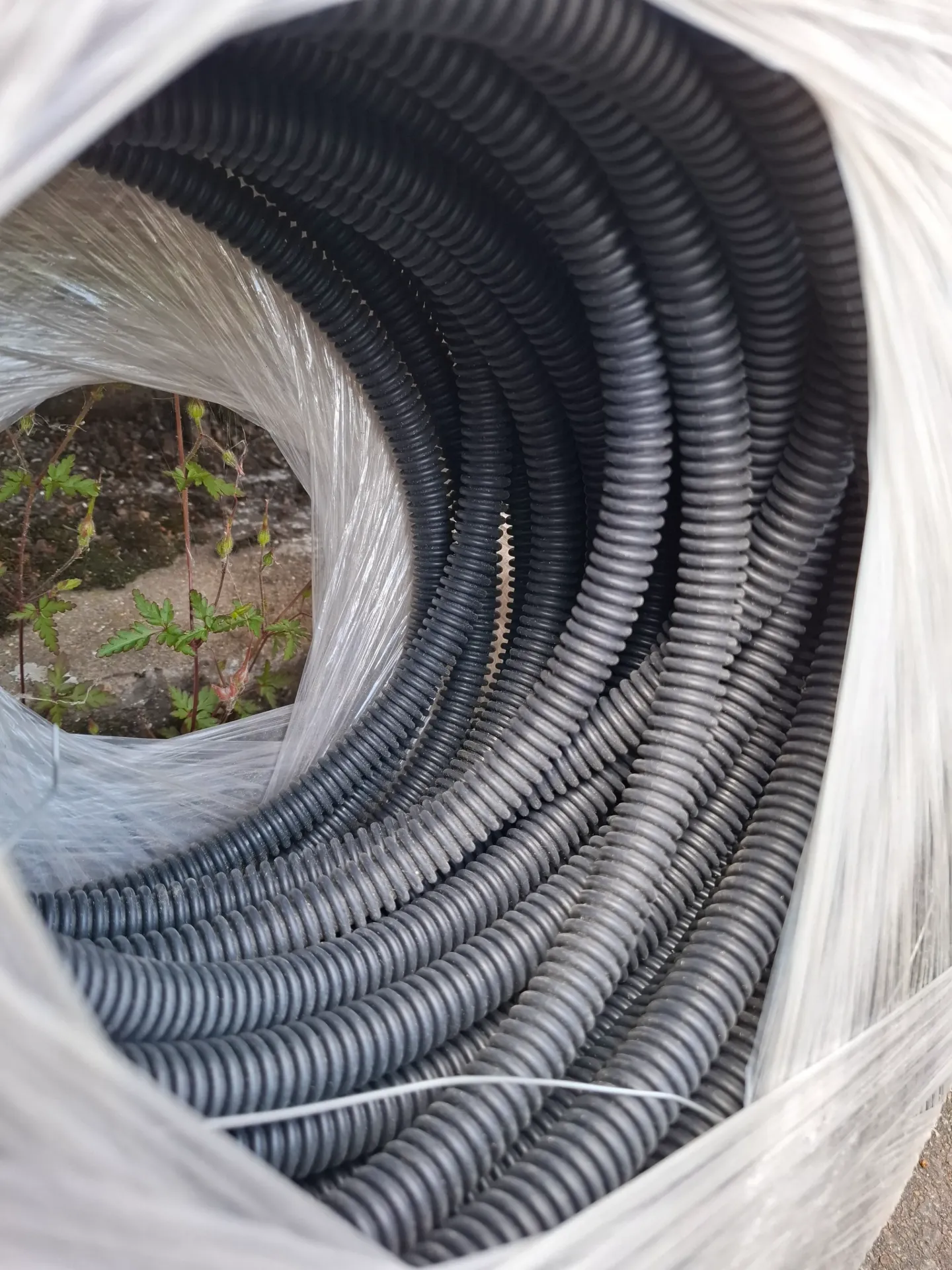 FR146 - Gaine de protection avec tire fil