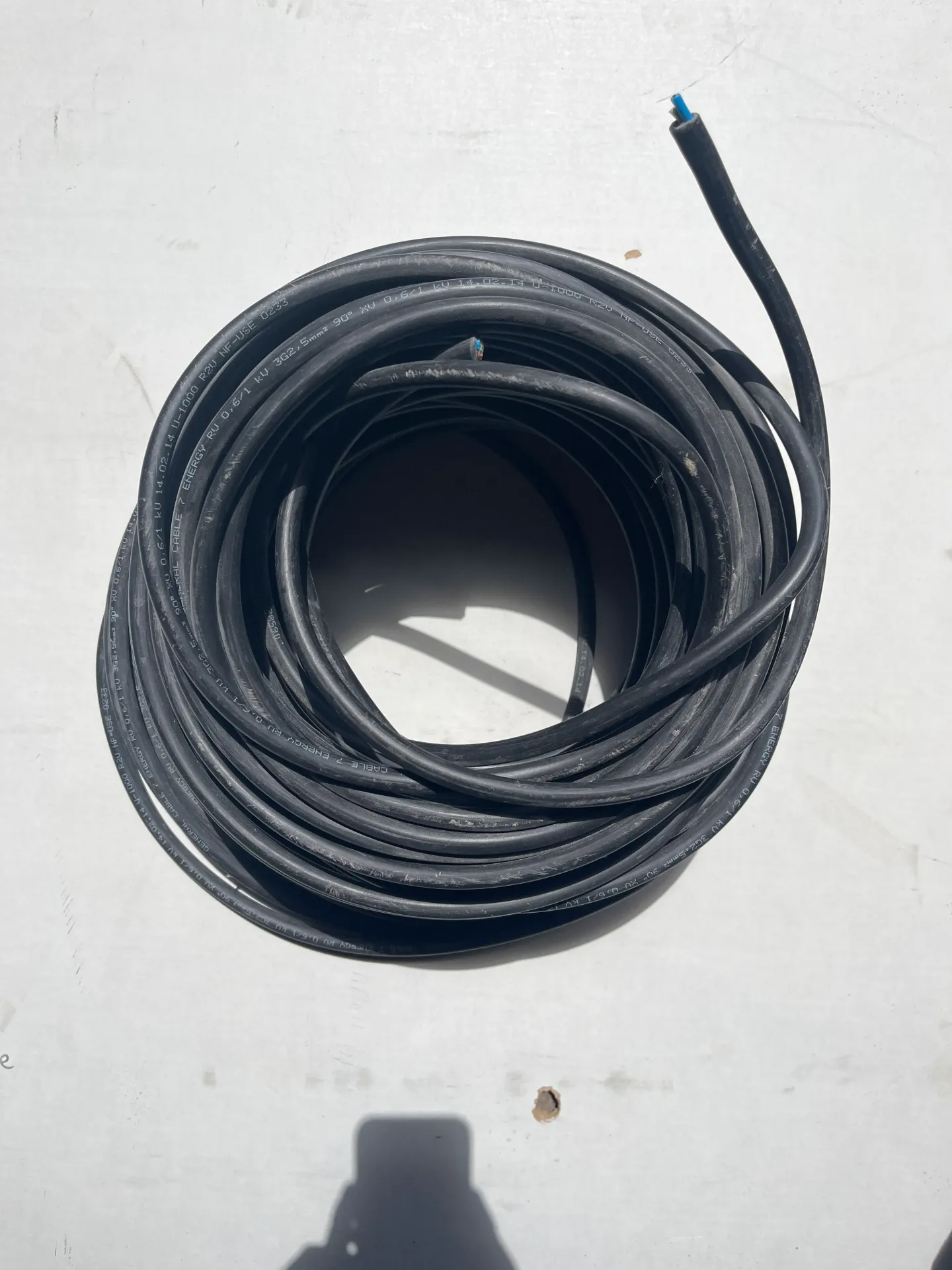 CT305 - Cable 3g2,5 - à peu près 40 m