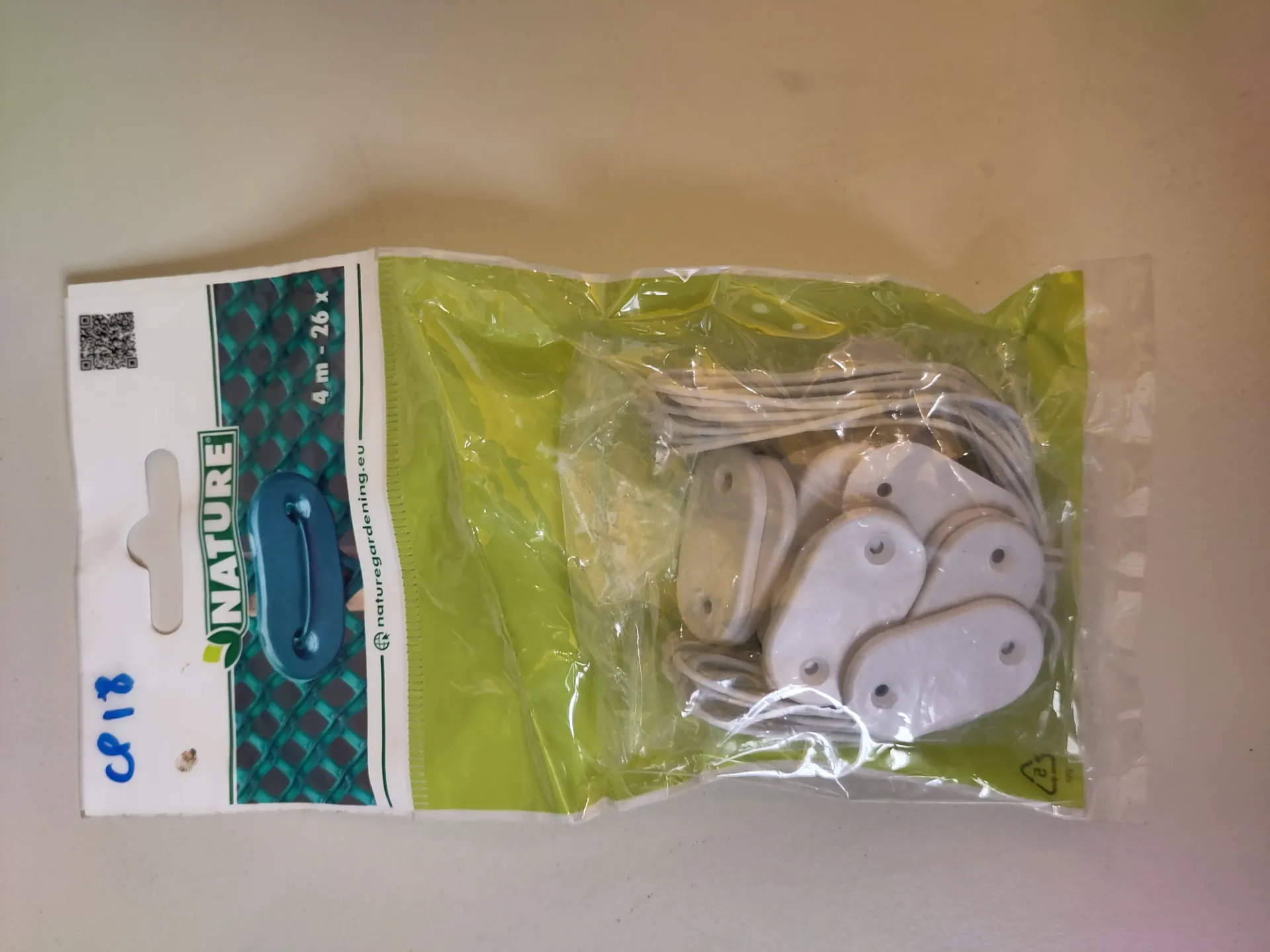 CP18 - attaches canisse + fil pvc blanc