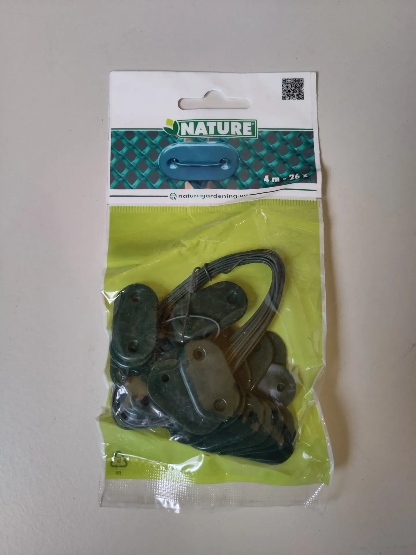 [CP19] CP19 - attaches canisse+ fil pvc vert