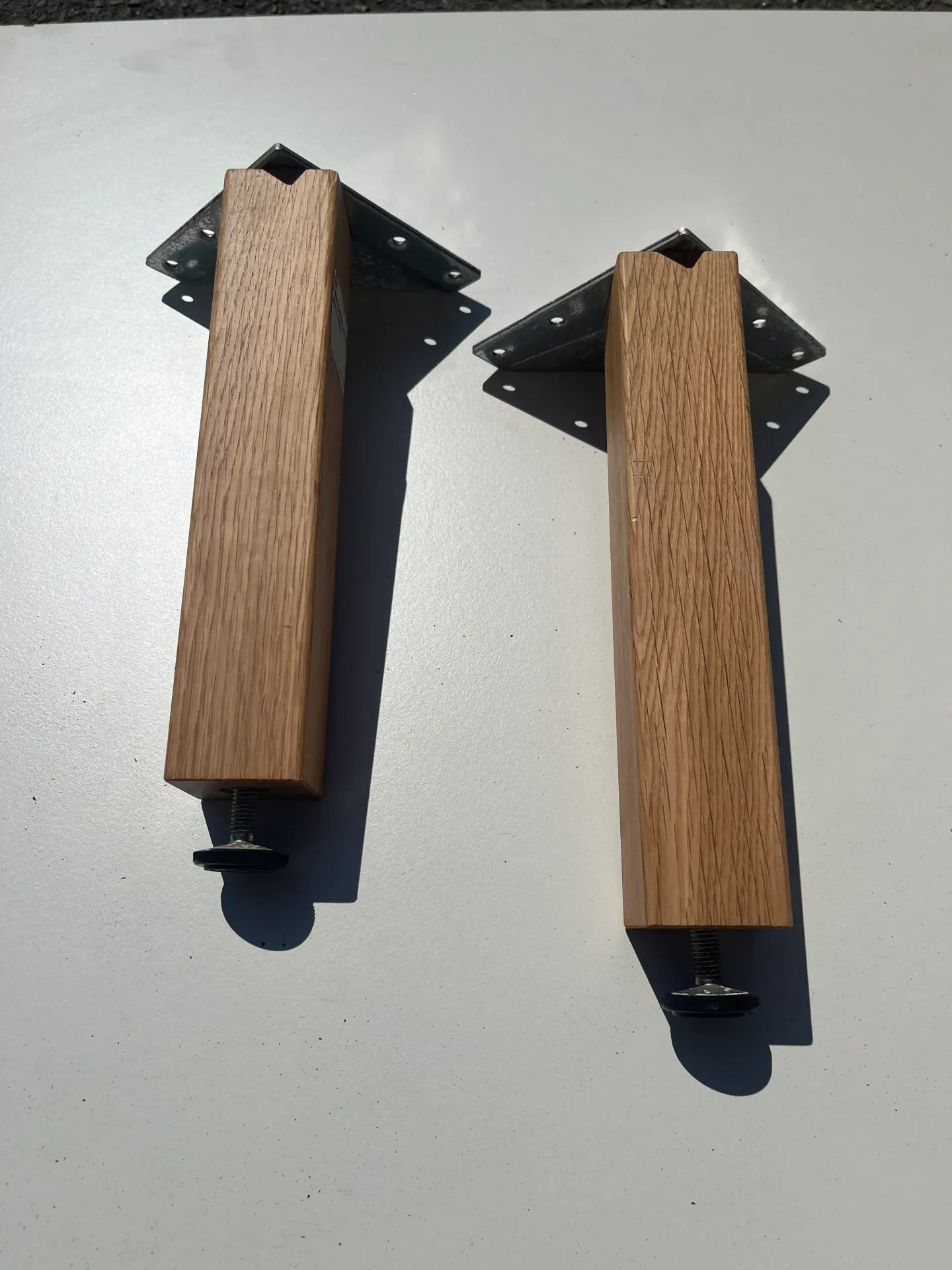 [LS41] LS41 - Lot de 2 pieds ajustables en bois