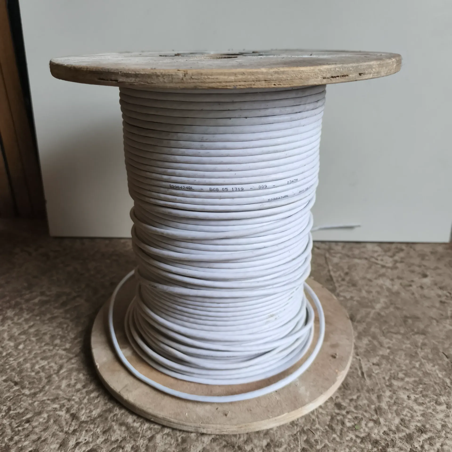 LS44 - Touret de câble Ethernet