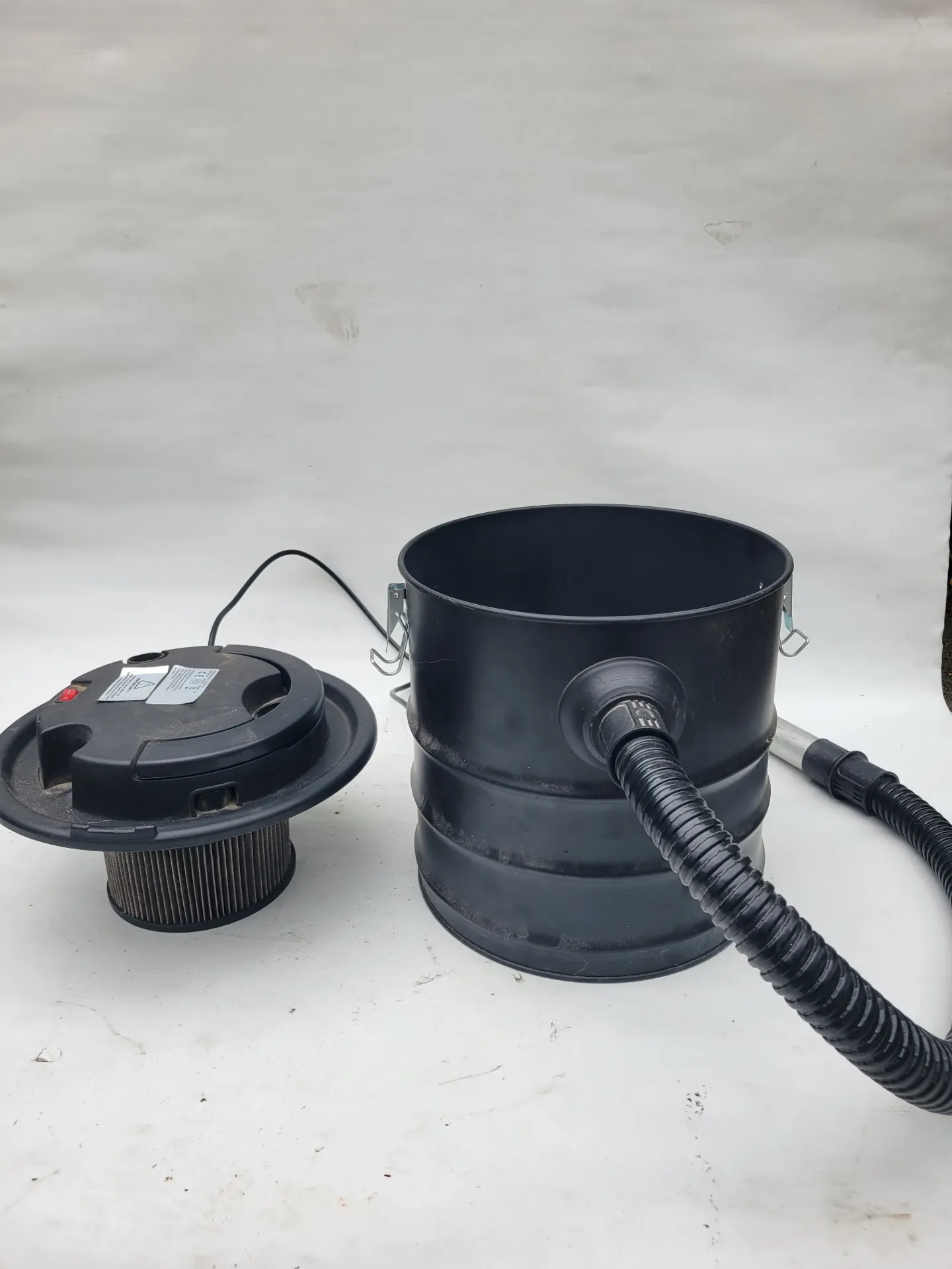 [RD24] RD24 - Aspirateur a cendre