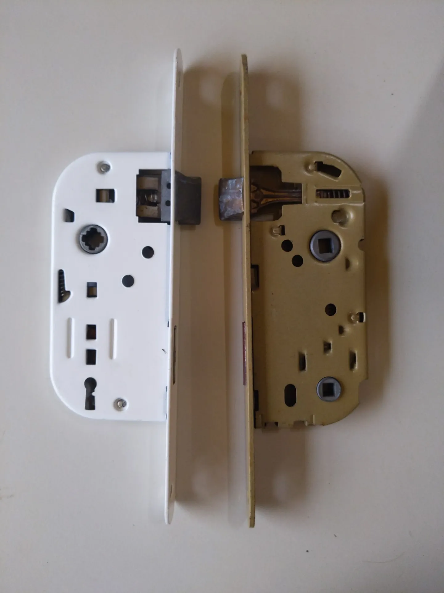 CT430 - Serrure encastrée d'occasion - différents modèles