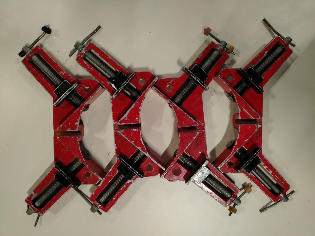 [MTA01] MTA01 - Lot de 4 équerres de serrage à angles