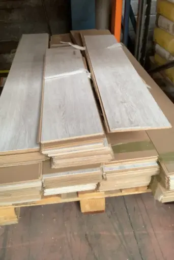 [MN28] MN28 - Parquet stratifié gris
