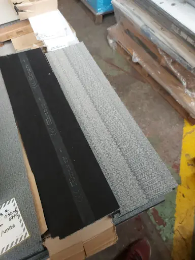 [DL06] DL06 - Lame de Moquette