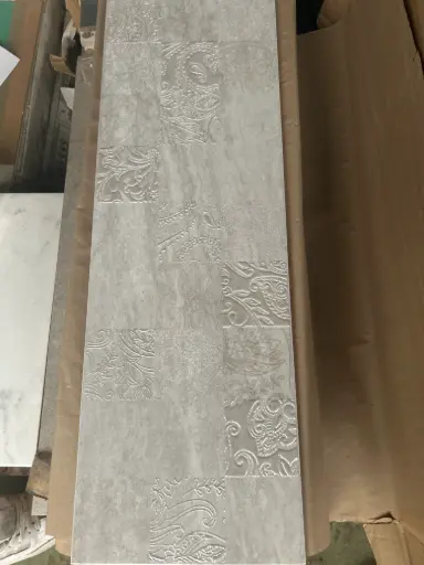 [JT13] JT13 - Carrelage mural