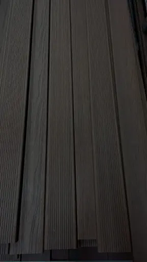 [MT09] MT09 - Lame de terrasse en composite Brooklyn teck