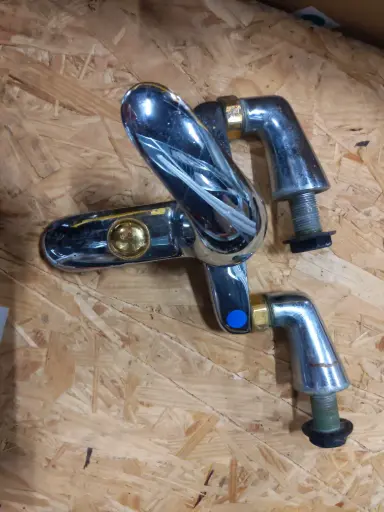 [FE06] FE06 - Robinet baignoire