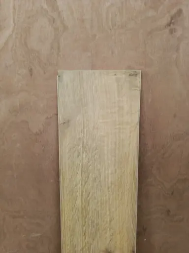 [WG03] WG03 - Latte de parquet stratifié couleur chêne 