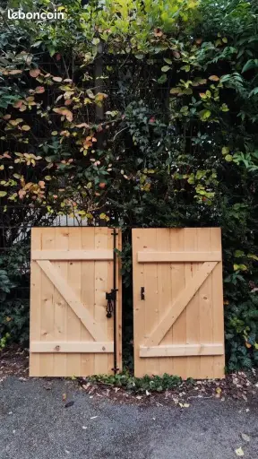 [TD31] TD31 - Volets battants bois anciens vernis 